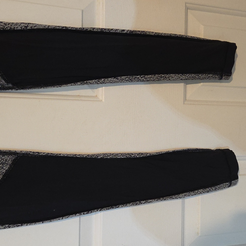 Lululemon Speed Tight V - Picture 9 of 10
